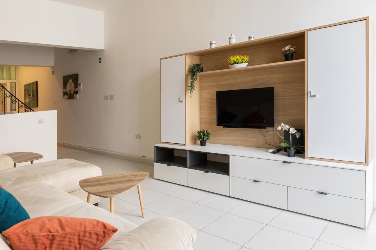 Entire Luxury Sliema Townhouse Steps From Beach المظهر الخارجي الصورة